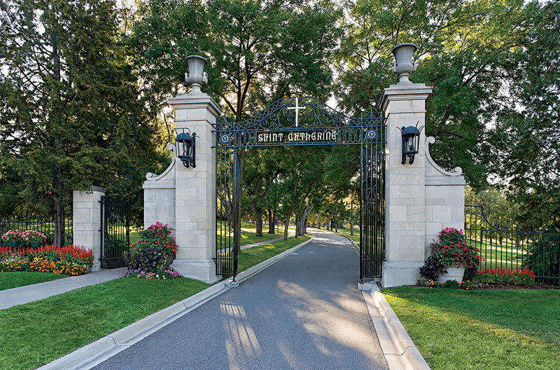 image of Front gates ocompas